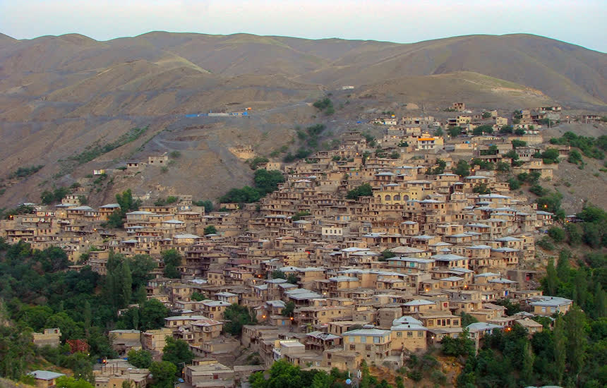 چشم‌انداز روستای کنگ در مشهد